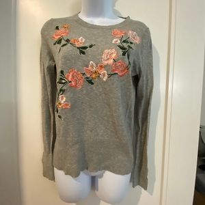 Embroidered grey sweater
